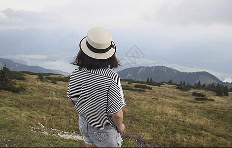 40岁女人背影有气质