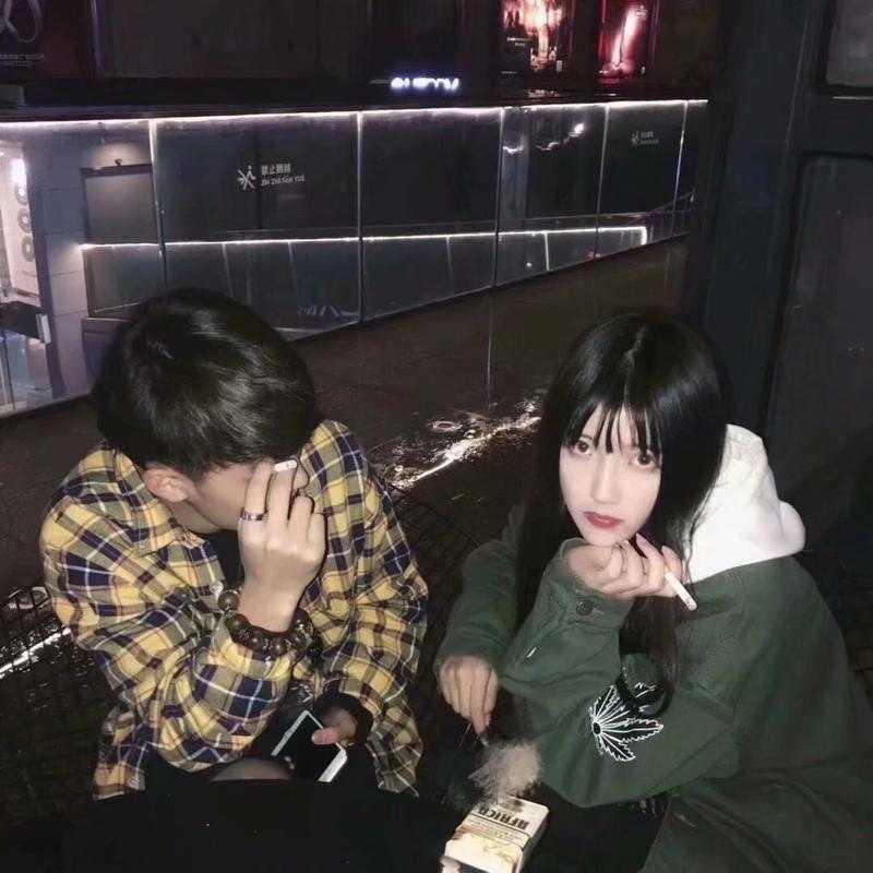 情侣头像男女各一张图片